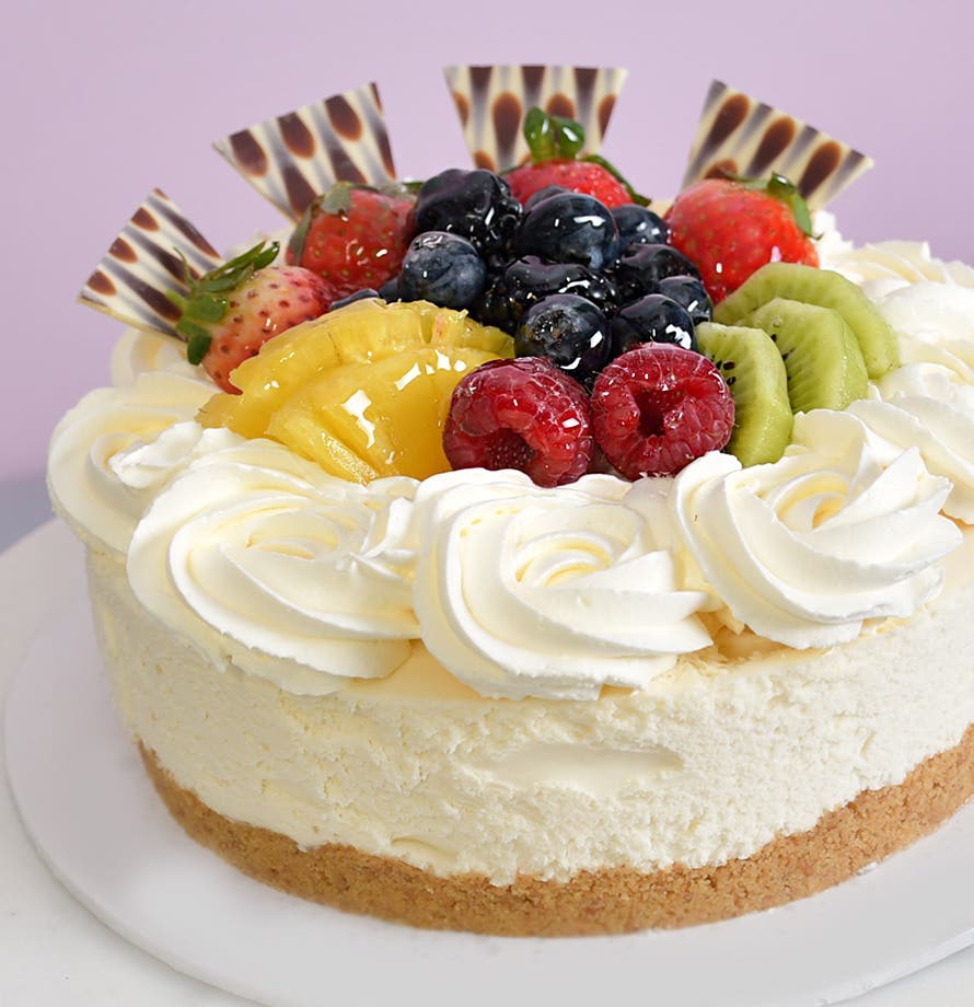 Vanilla Fruit Crown Cheesecake