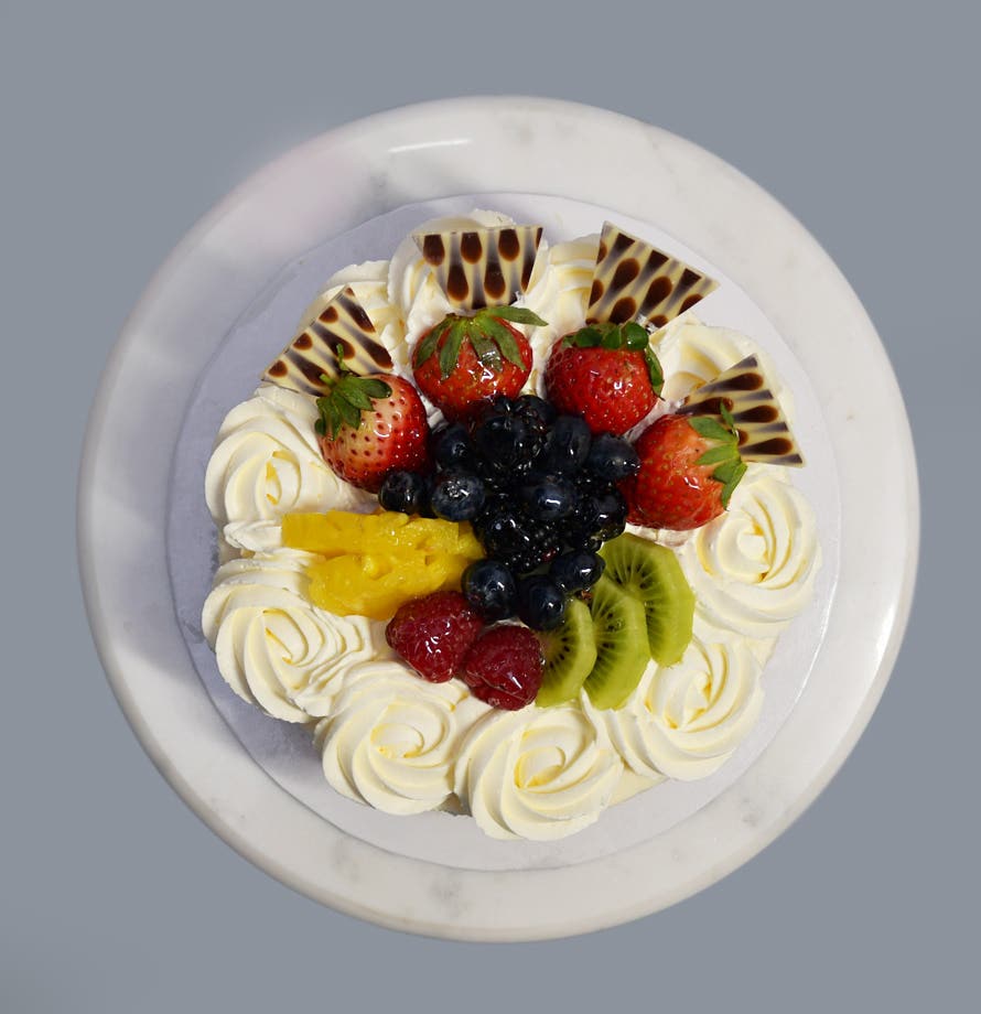 Vanilla Fruit Crown Cheesecake