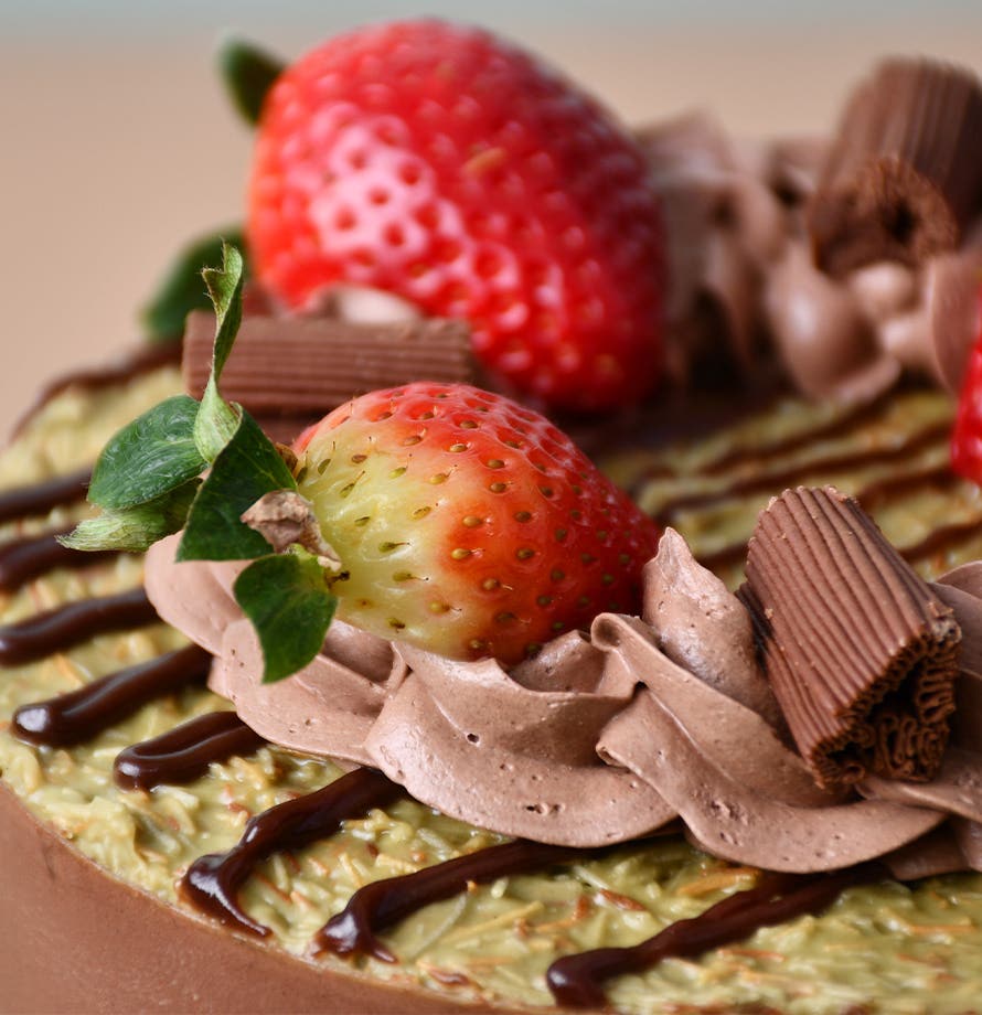 Strawberry Dubai Chocolate Cheesecake