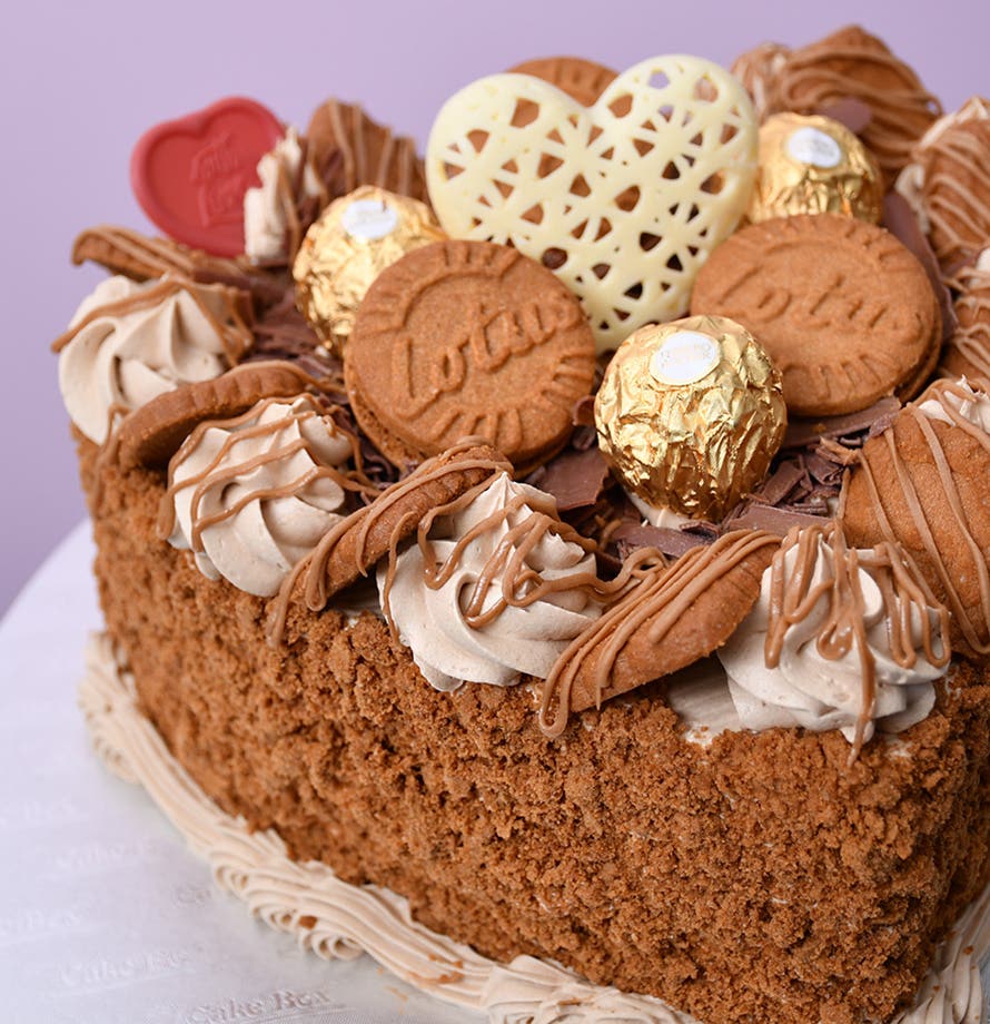 Caramel Crunch Love cake
