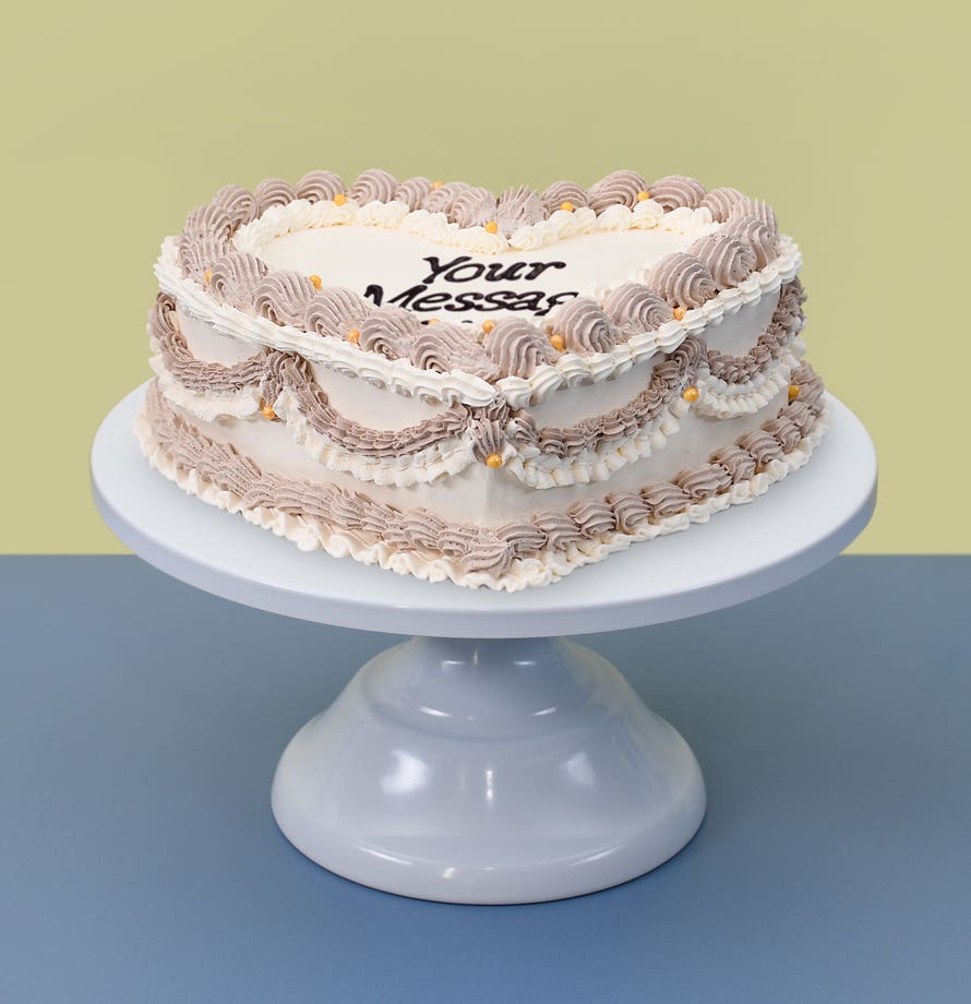 Champagne Pearl Vintage Heart Cake