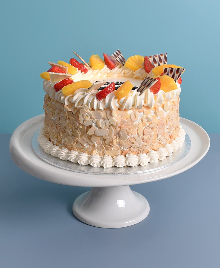 Almond Strawberry & Pineapple