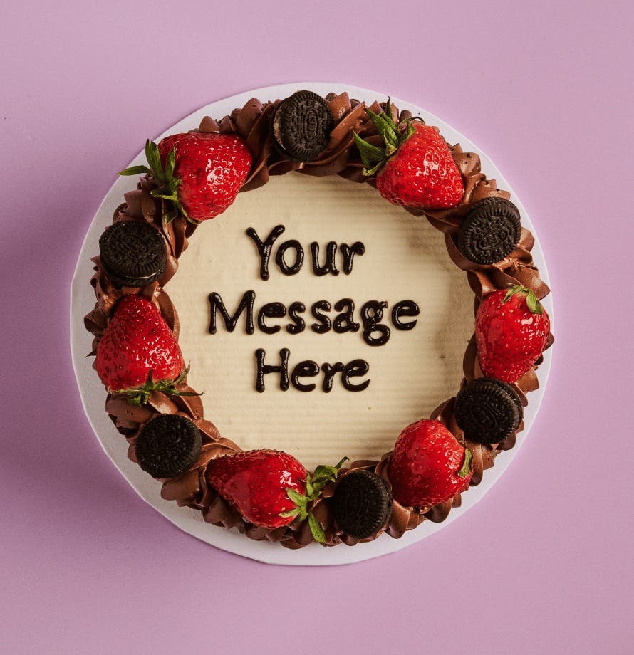 Oreo Strawberry Round Cake