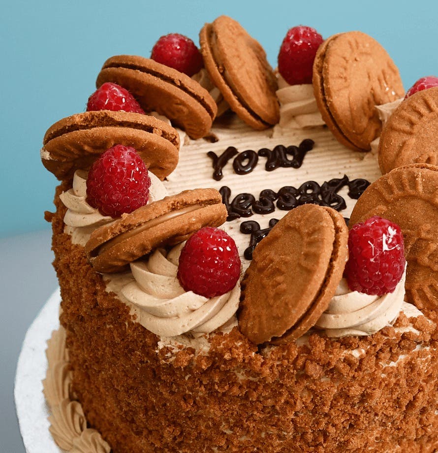 Raspberry Speculoos Bliss Round Cake