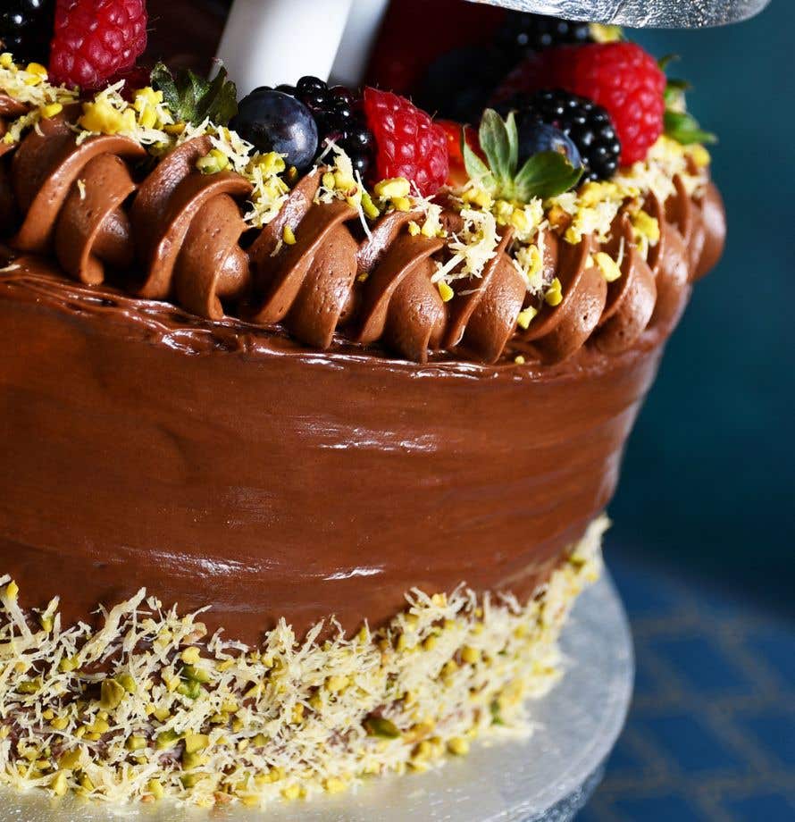 Dubai Chocolate Wedding Cake