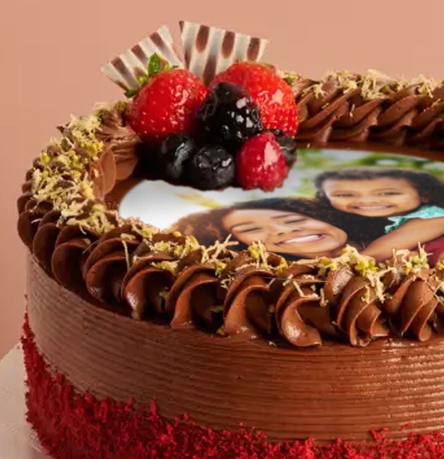 Red Velvet Dubai Chocolate Photo Cake