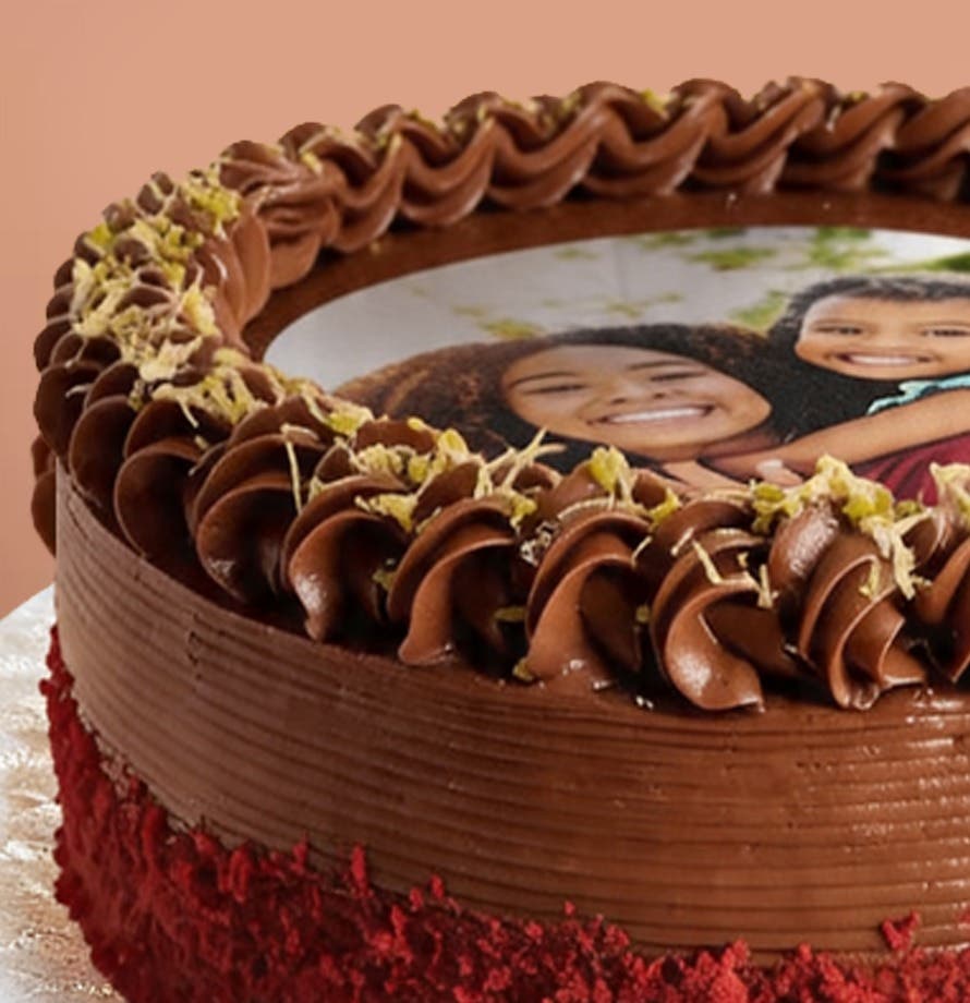 Red Velvet Dubai Chocolate Photo Cake